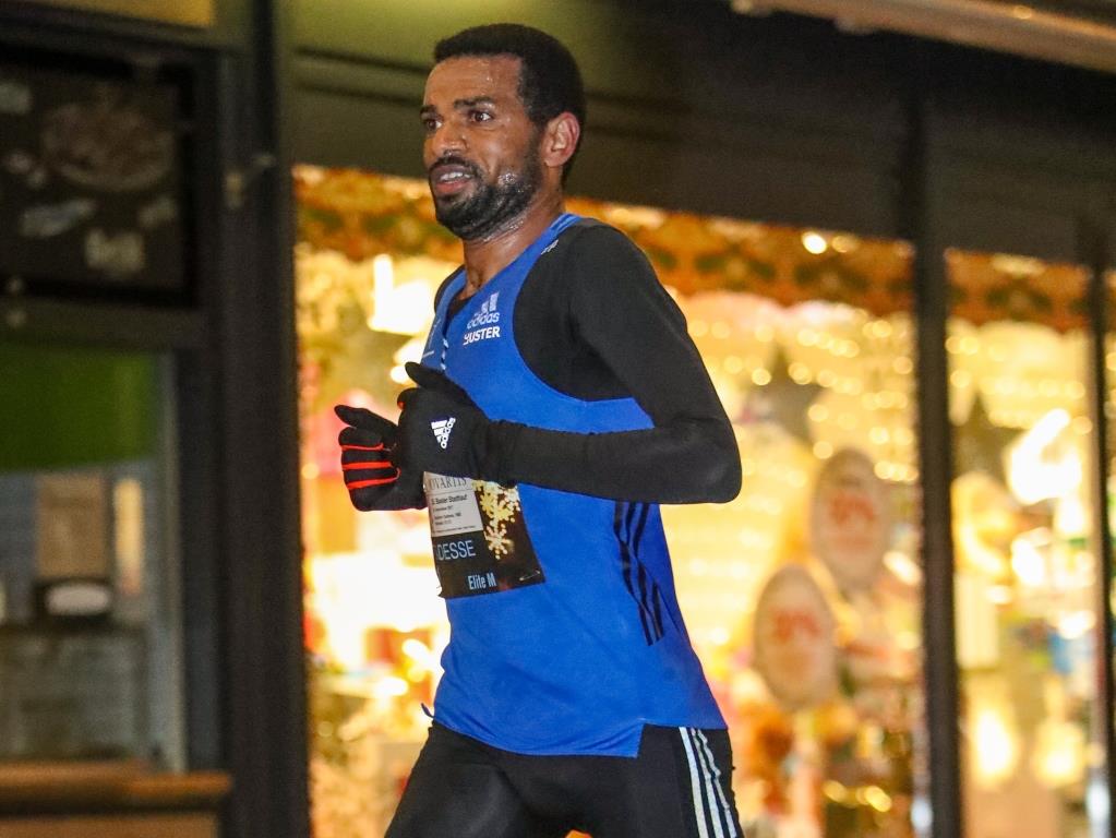 Tadesse Abraham im Elite-Rennen am Basler Stadtlauf 2017